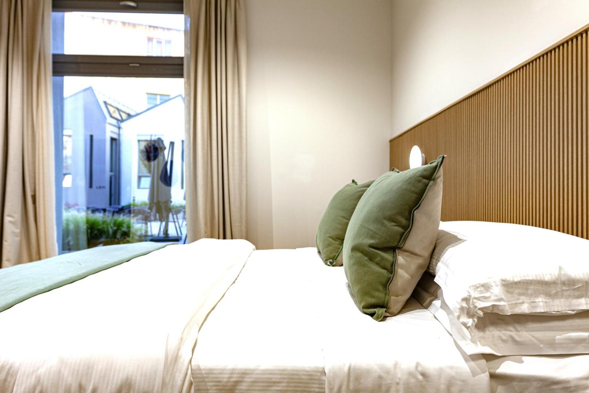 Rh Lifestyle Rooms & Suites ออลเบีย ภายนอก รูปภาพ