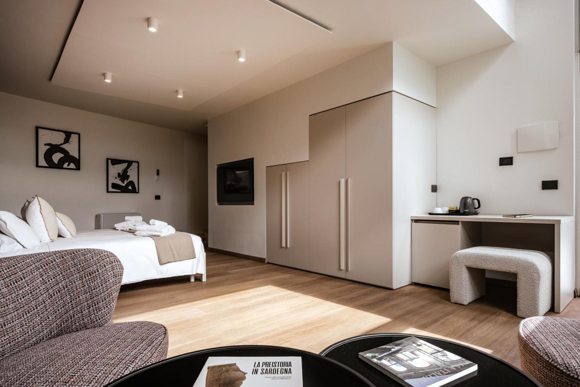 Rh Lifestyle Rooms & Suites ออลเบีย ภายนอก รูปภาพ